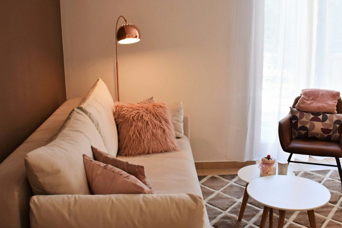Salon lumineux d'un appartement T4 publié sur VendsMonBien
